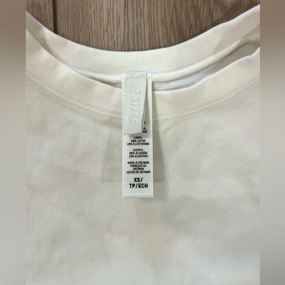 White and black skims short sleeve tee - Picture 2 of 7